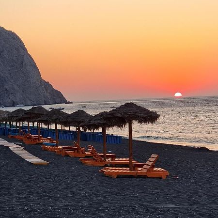 Santorini Pleasure Studios Fira  Ngoại thất bức ảnh