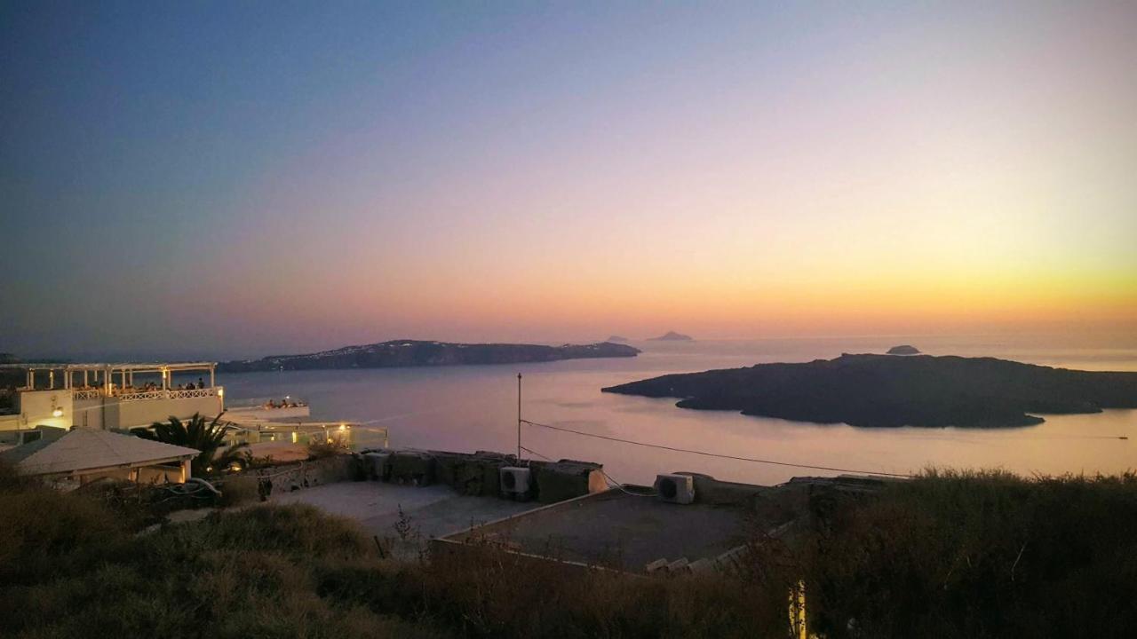 Santorini Pleasure Studios Fira  Ngoại thất bức ảnh