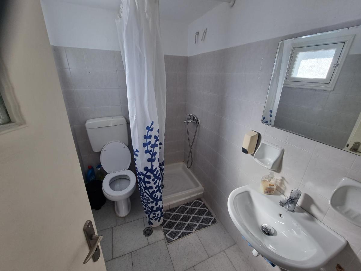 Santorini Pleasure Studios Fira  Ngoại thất bức ảnh